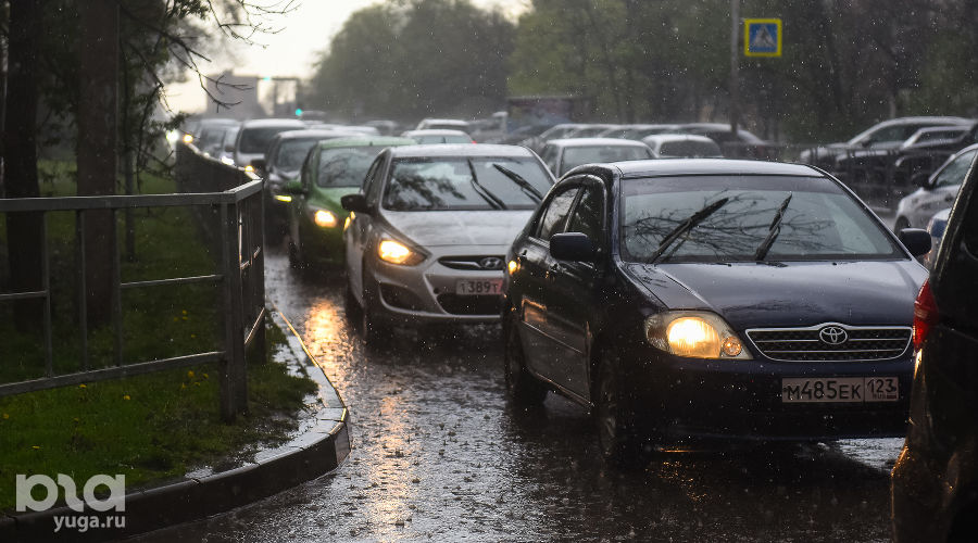 Дождь в Краснодаре © Фото Елены Синеок, Юга.ру