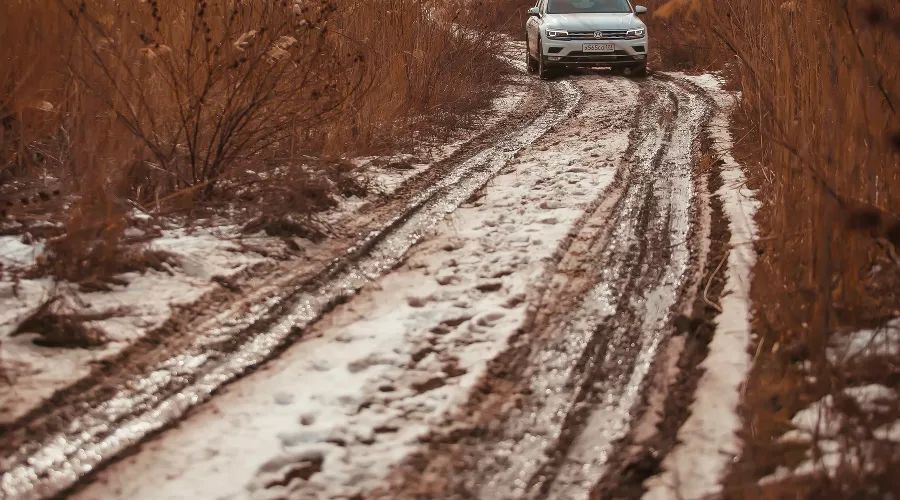 Новый Tiguan протестировали на краснодарском турбодроме &copy;&nbsp;Фото пресс-службы КЛЮЧАВТО