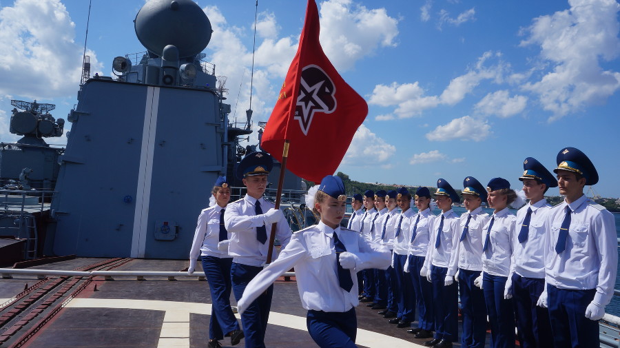 В Крыму юнармейцы из Тимашевска приняли присягу на ракетном крейсере