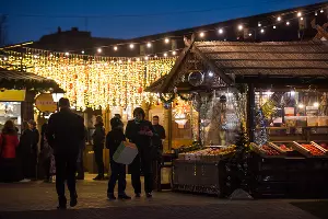 Новогодняя ярмарка в торговом квартале «Центр города» в Краснодаре &copy;&nbsp;Фото Елены Синеок, Юга.ру