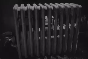  &copy;&nbsp;Кадр из фильма &laquo;Голова-Ластик&raquo; (реж. Дэвид Линч, 1977)