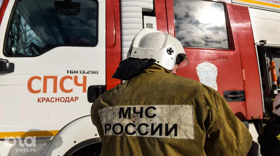 Пожарные &copy;&nbsp;Фото Елены Синеок, Юга.ру