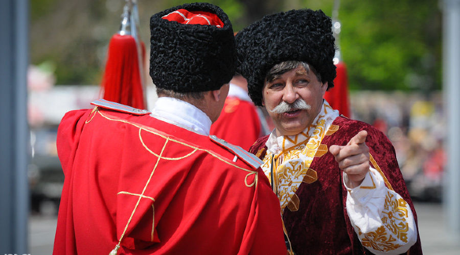 Парад казаков в Краснодаре © Елена Синеок, ЮГА.ру