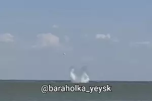 Момент падения Су-25 &copy;&nbsp;Скриншот видео t.me/baraholka_yeysk