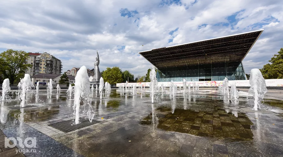 Кинотеатр «Аврора» &copy;&nbsp;Фото Елены Синеок, Юга.ру