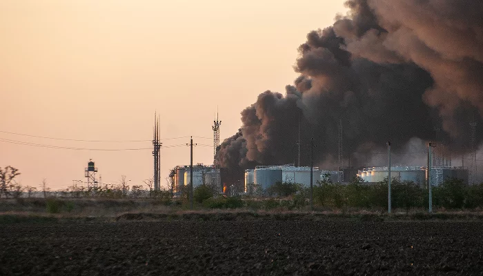 Пожар на нефтебазе в Пролетарске &copy;&nbsp;Фото Александра Гончаренко, Юга.ру