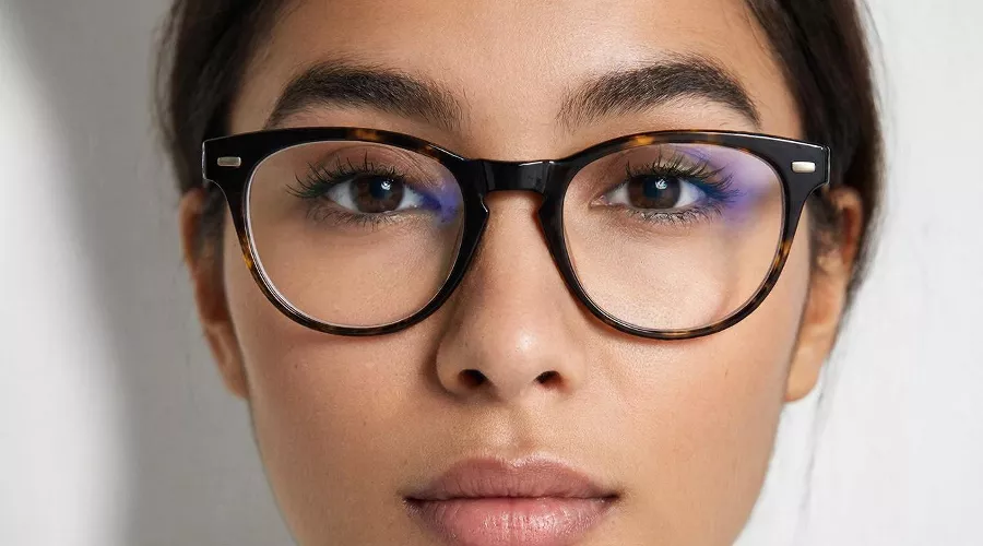 очки &copy;&nbsp;Изображение сгенерировано нейросетью Gigachat