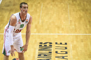 "Локомотив-Кубань" обыграл "Барселону" в матче Евролиги © Елена Синеок, ЮГА.ру