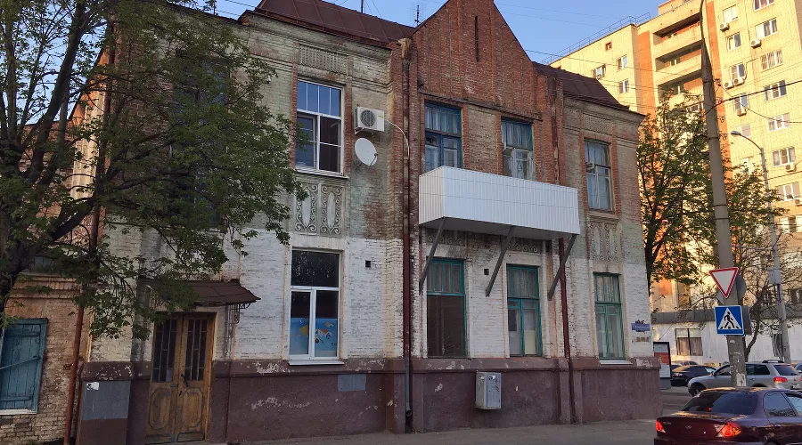 Дом доходный Е.Н. Козловой («Дом с розой»), 1912 г., архитектор А.А. Козлов &copy;&nbsp;Фото Анастасии Тищук для Юга.ру