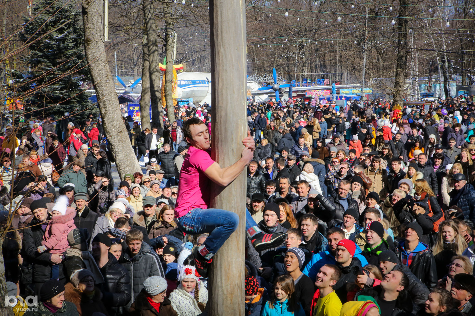 Масленица в ставрополе 2024. Масленица на ставрополье. Масленица в ставрополе 2024. Чучело на масленицу в парке победы в ставрополе 2022. Сожжение чучела на масленицу.