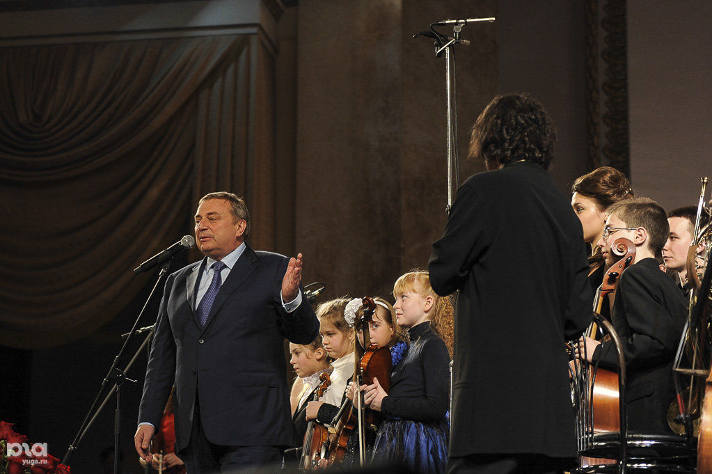 новая волна башмет. закрытие фестиваля башмета. мастер классы в сочи зимний театр башмет. фестиваль башмета красноярск. зимний театр башмет.