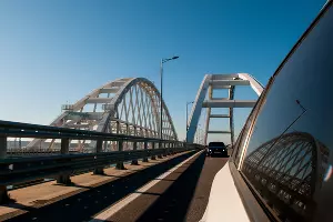 Крымский мост &copy;&nbsp;Фото Елены Синеок, Юга.ру