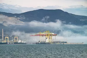 Туман в Новороссийске &copy;&nbsp;фото Tateshi Yokotaishi https://vk.com/sakanoid