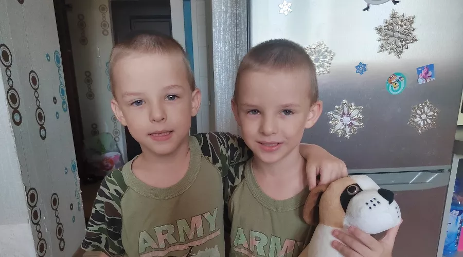 Миша и Толик Борисенко  &copy;&nbsp;Фото из архива семьи предоставлено &laquo;Русфондом&raquo;