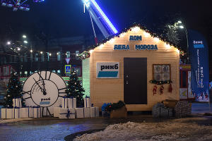 Рождественская ярмарка на Главной городской площади Краснодара © Фото Елены Синеок, Юга.ру