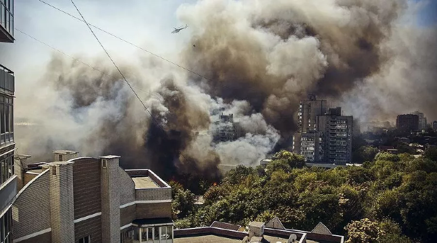 Пожар в центре Ростова &copy;&nbsp;Фото со страницы instagram.com/henry_boatman/