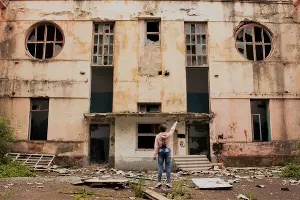 Заброшенное здание в Новороссийске &copy;&nbsp;Фото Alexander S, unsplash.com