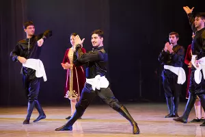 Ансамбль кавказских танцев &laquo;Зихи&raquo; &copy;&nbsp;Фото Елены Синеок, Юга.ру