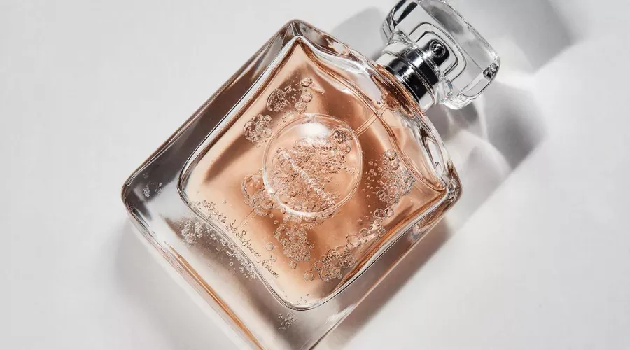 парфюм &copy;&nbsp;&copy; Изображение сгенерировано с помощью Gigachat