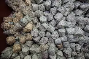 Спрессованные брикеты из купюр после утилизации &copy;&nbsp;Фото Елены Синеок, Юга.ру