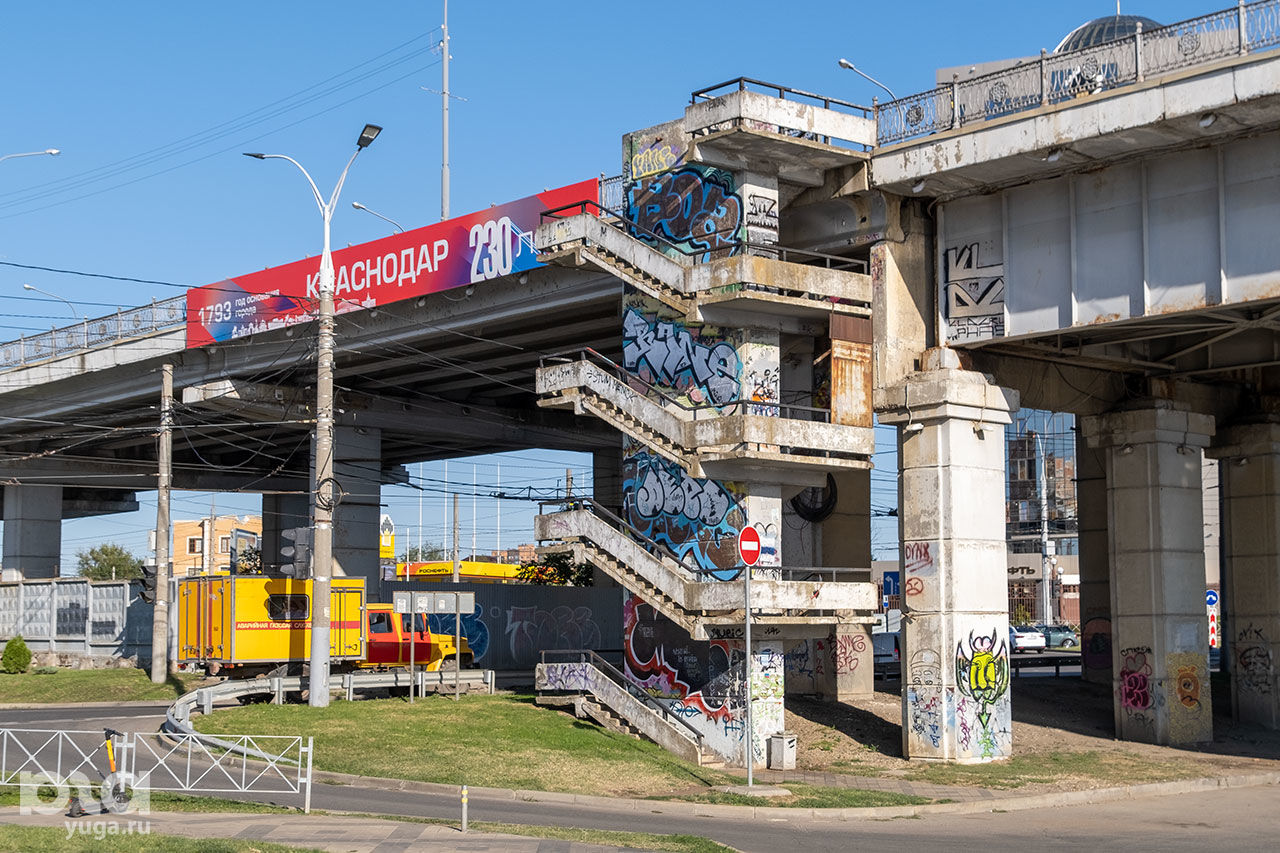 Лестницы Тургеневского моста в Краснодаре © Фото Александра Гончаренко, Юга.ру