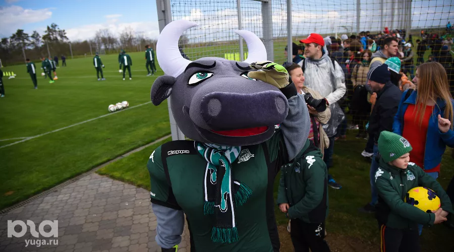 Открытия тренировка ФК "Краснодар" &copy;&nbsp;Елена Синеок, ЮГА.ру