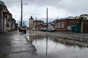 Улица Горького во время дождя &copy;&nbsp;Фото Юлии Шафоростовой, Юга.ру