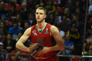 "Локомотив-Кубань" вырвал победу у "Анадолу Эфес" в матче Топ-16 Евролиги © Елена Синеок, ЮГА.ру