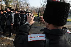 В Краснодаре состоялся смотр казаков, которые будут нести патрульную службу в Сочи во время Олимпиады &copy;&nbsp;Елена Синеок, ЮГА.ру