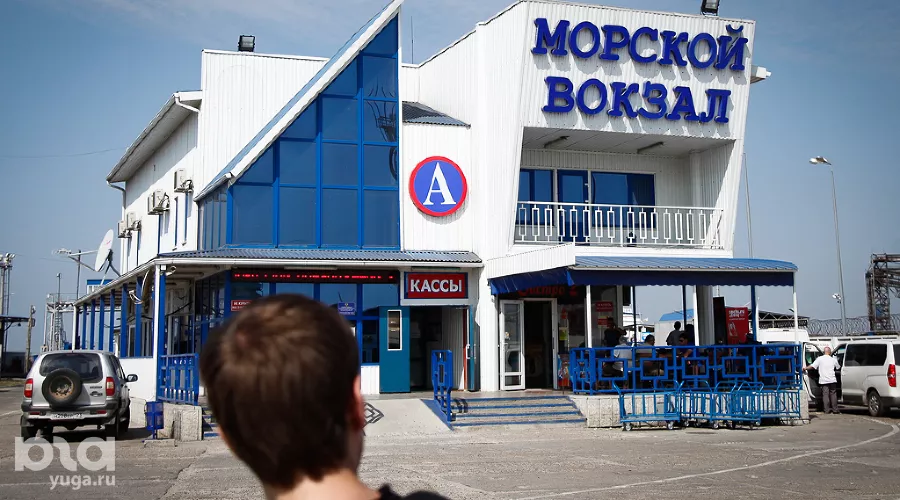 30-часовая пробка на переправе в Крым &copy;&nbsp;Влад Александров, ЮГА.ру