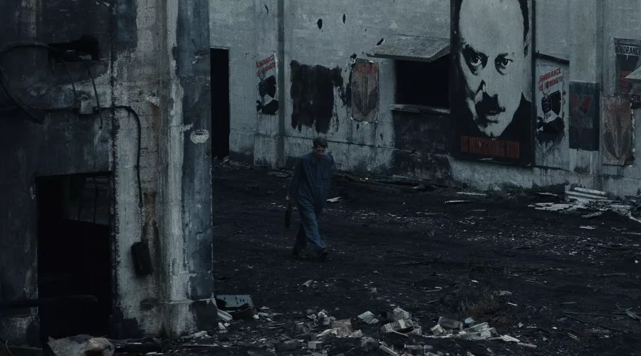  &copy;&nbsp;Кадр из фильма &laquo;1984&raquo; (реж. Майкл Рэдфорд, 1984)