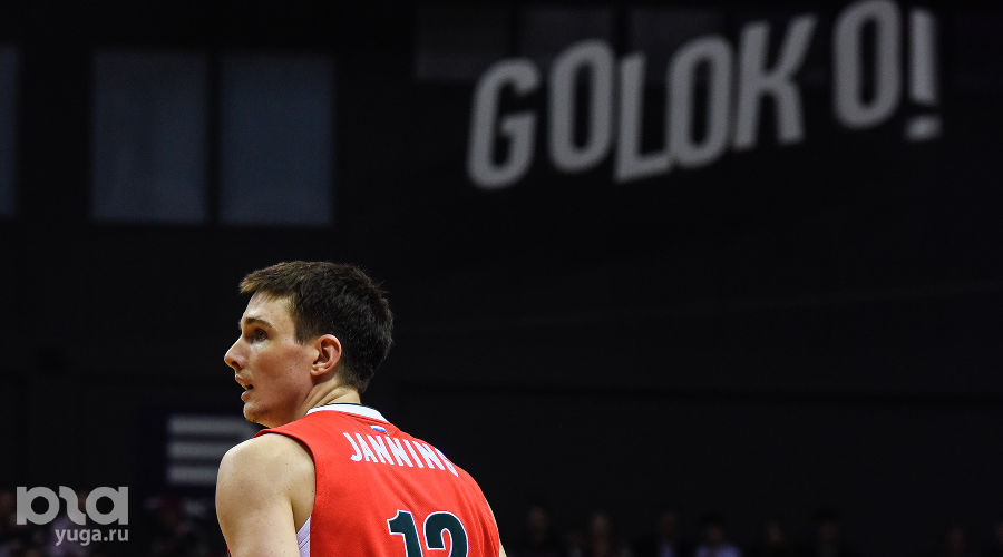 ПБК «Локомотив-Кубань» проиграл «Уникахе» в первом матче 1/2 финала Еврокубка в Краснодаре. Мэтт Дженнинг © Фото Елены Синеок, Юга.ру