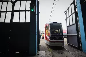 Новый трехсекционный трамвай «Витязь»  &copy;&nbsp;Елена Синеок, ЮГА.ру