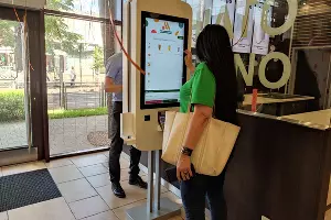 Открытие заведения сети «Вкусно — и точка» в Краснодаре &copy;&nbsp;Фото Иолины Грибковой, Юга.ру