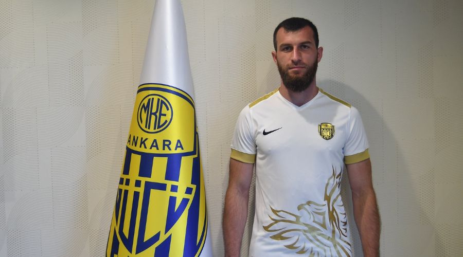 Заур Садаев © Фото пресс-службы ФК «Ахмат»