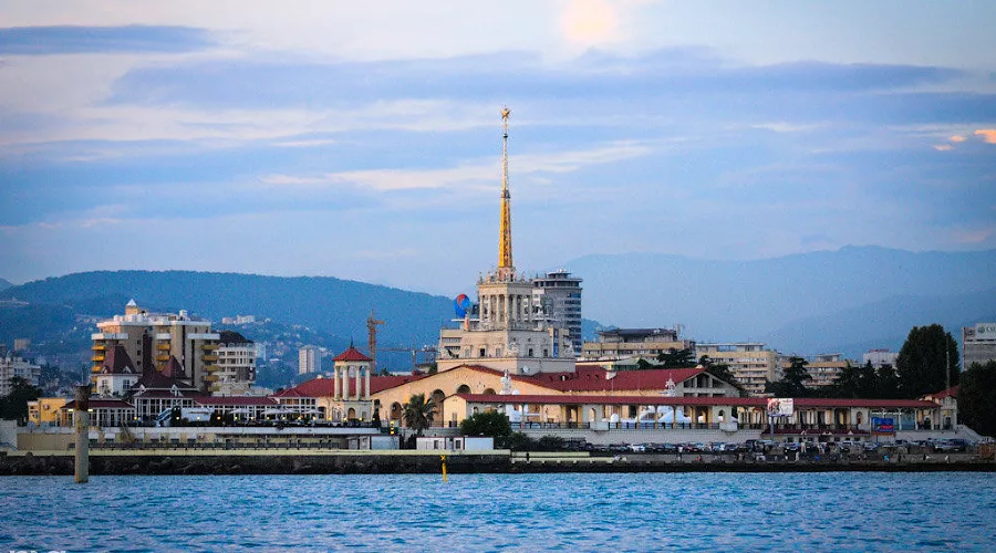 Морской вокзал Сочи &copy;&nbsp;Фото Елены Синеок, Юга.ру