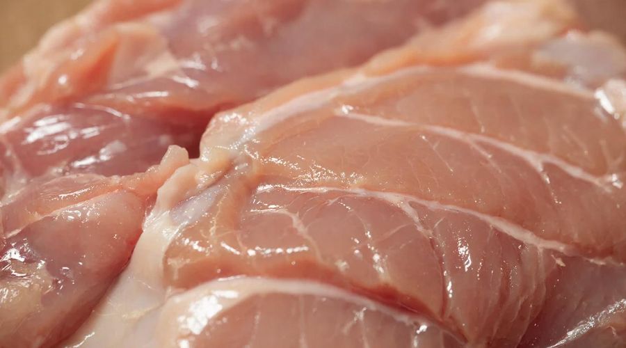 филе курицы &copy;&nbsp;Изображение сгенерировано нейросетью Gigachat