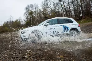 Лучше один раз увидеть, чем сто раз услышать. Испытываем VW Tiguan &copy;&nbsp;Фото Елены Синеок, Юга.ру