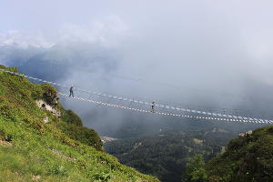 Подвесной мост на курорте «Роза Хутор» &copy;&nbsp;Фото Марины Солошко, Юга.ру