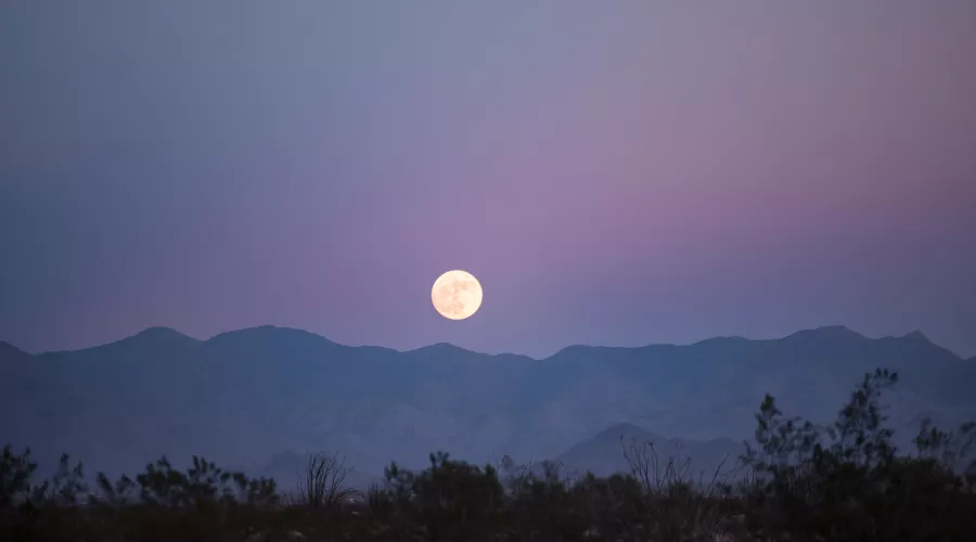 Полнолуние &copy;&nbsp;Фото wirestock, сайт freepik.com