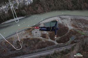 Незрячий гид совершил прыжок с высоты 69 метров в «Скайпарке» Сочи © Скайпарк Сочи