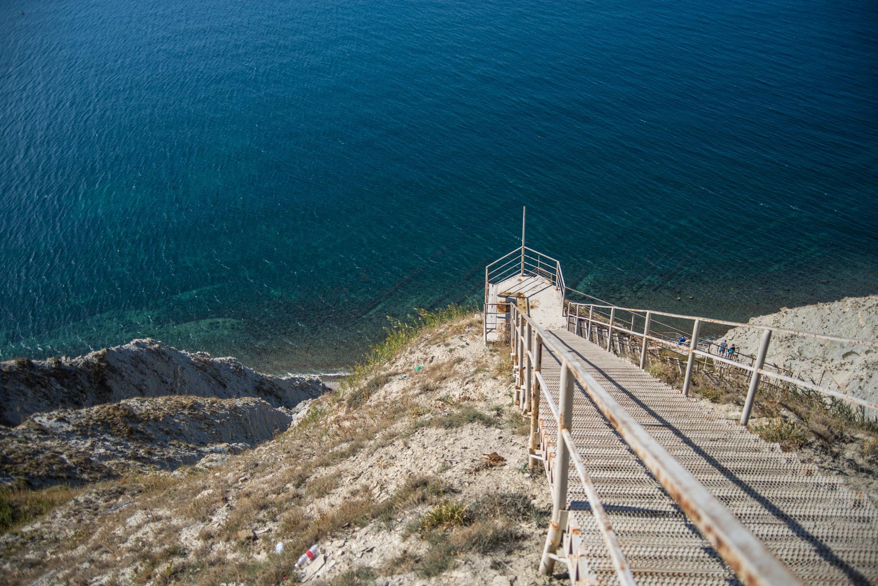 Спуск к морю. Супсех Анапа 800 ступенек. Анапа лысая гора 800 ступенек. Су-Псех Краснодарский край 800 ступеней. Супсех пляж 800 ступеней.