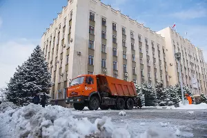 Уборка снега в Краснодаре &copy;&nbsp;Фото Елены Синеок, Юга.ру