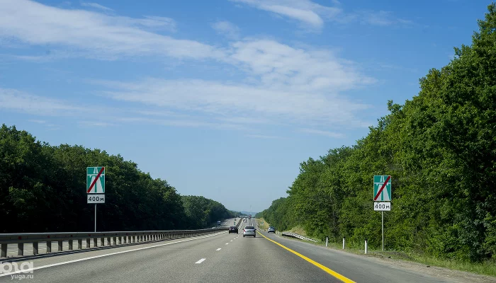 Автомагистраль в районе поселка Молькино &copy;&nbsp;Фото Евгения Мельченко, Юга.ру