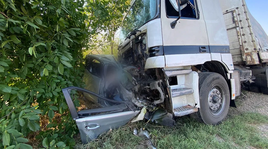 Последствия ДТП возле станицы Роговской 29 июля 2022 г. © Фото пресс-службы ГУ МВД Краснодарского края