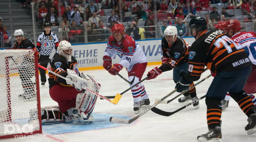 Гала-матч Ночной хоккейной лиги-2015 в Сочи &copy;&nbsp;Фото (с) Нина Зотина