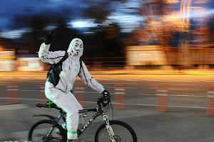Акция "Велосветлячки" в поддержку "Часа Земли" в Краснодаре © Алёна Живцова, ЮГА.ру