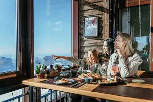 Ресторан &laquo;2320&raquo; на &laquo;Роза Хутор&raquo; &copy;&nbsp;Фото предоставлено пресс-службой курорта &laquo;Роза Хутор&raquo;