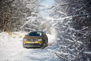 За снегом на Volkswagen Teramont &copy;&nbsp;Фото Елены Синеок, Юга.ру