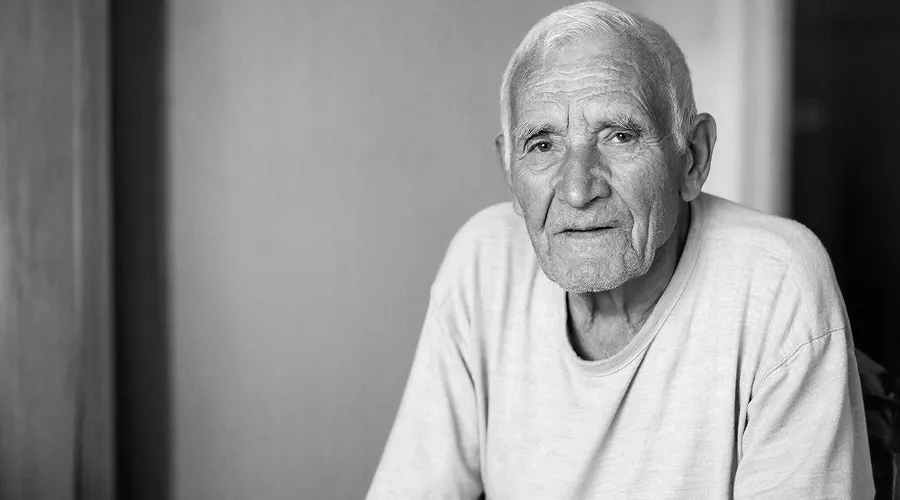 пенсионер &copy;&nbsp;Изображение сгенерировано нейросетью Gigachat